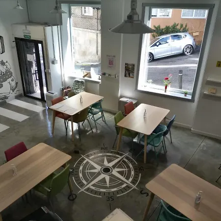 Avoa Regina Hostel *